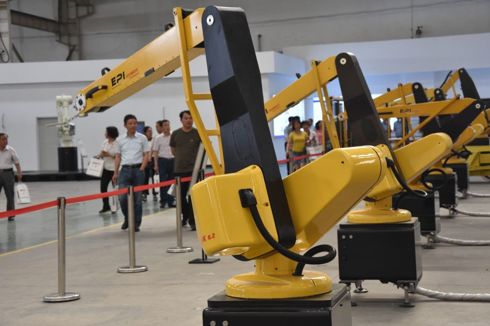 3308维多利亚线路检测中心喷涂机器人